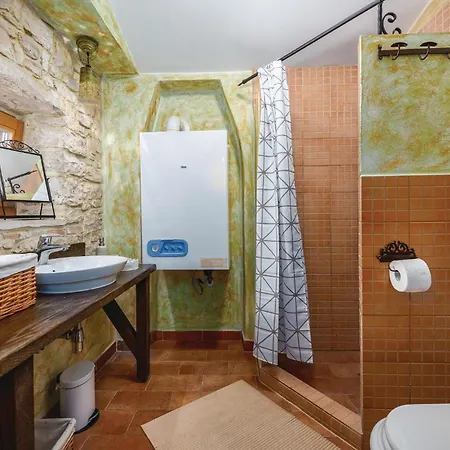 Ferienhaus Gorgeous Home In Svetvincenat With Wifi Butkovići